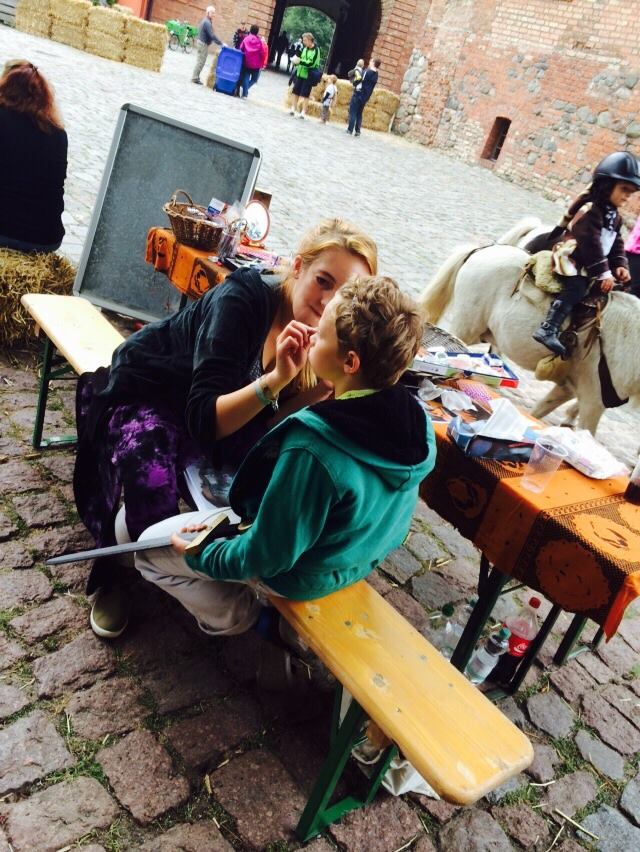 Armer dualer Student.